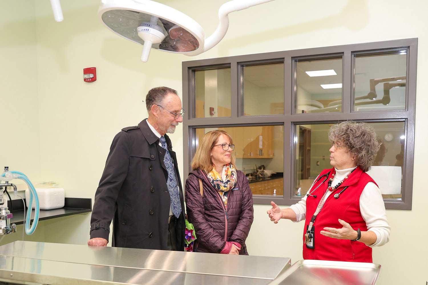 Chancellor Fiorentino visits the Veterinary Technology Center at PennWest California.