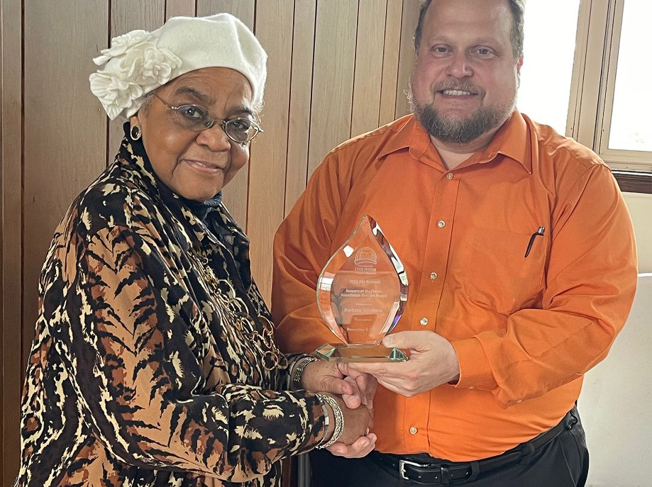 Barbara Taliaferro receives the Keepers of the Flame Award